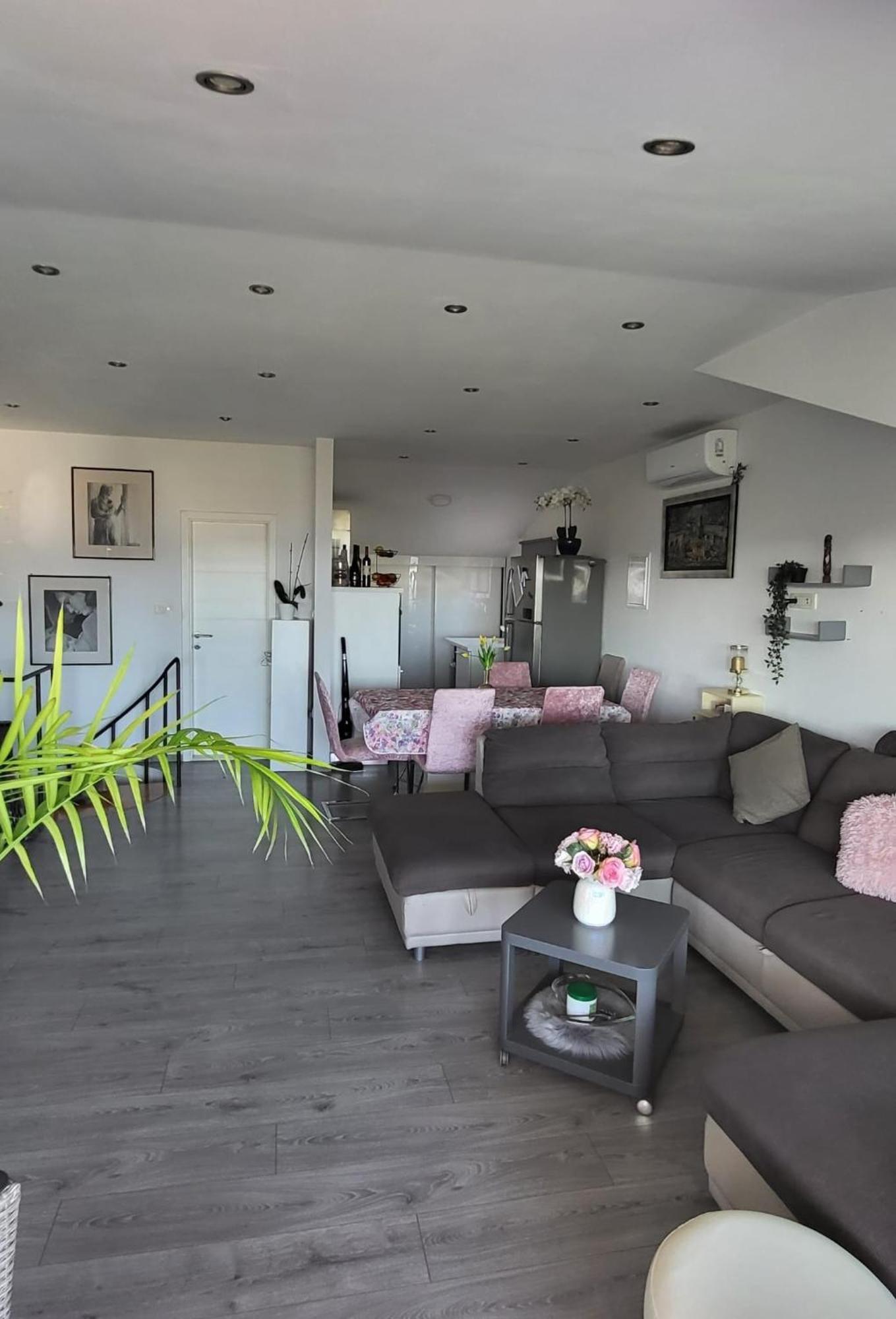 Apartment D & N Kaštela エクステリア 写真