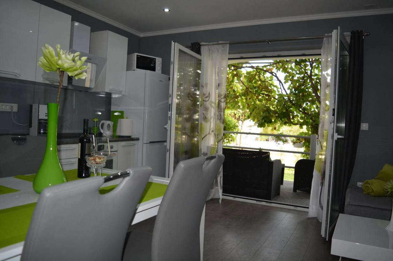 Apartment D & N Kaštela エクステリア 写真
