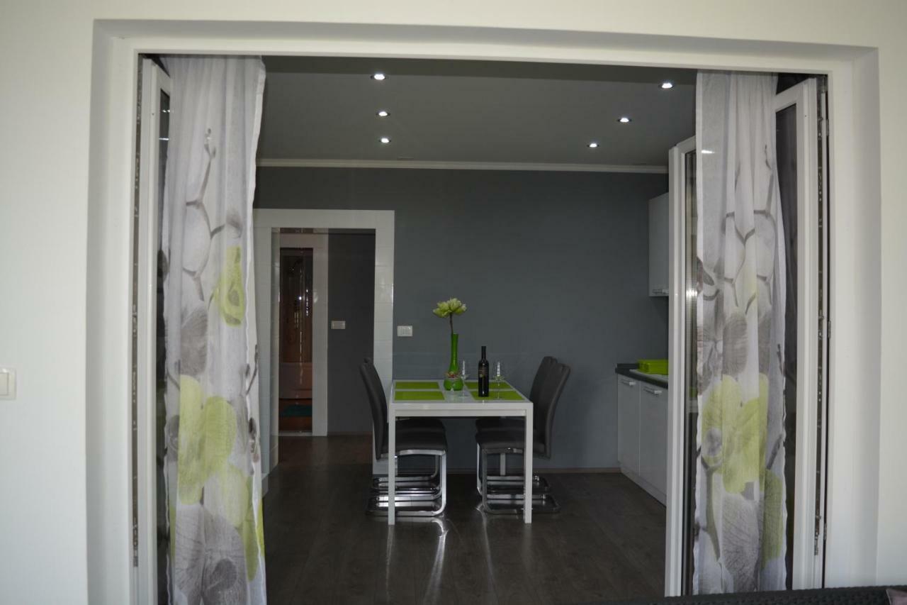 Apartment D & N Kaštela エクステリア 写真